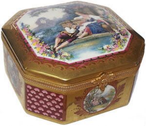 Square box "Old story", color: gold with burgundy