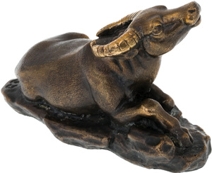 The statuette "The buffalo lying down"