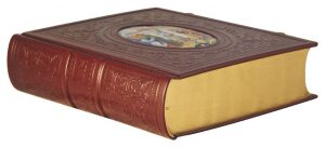 Книга в кожаном переплете "Библия" с финифтью, на замках