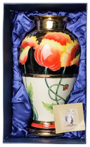 Фарфоровая ваза "Цветы"