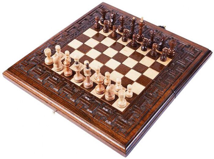 Резные шахматы, нарды и шашки из бука "Армянский декор"