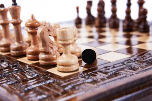 Резные шахматы, нарды и шашки из бука "Армянский декор"
