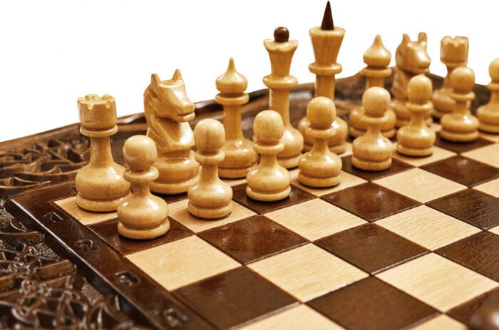 Резные шахматы, нарды и шашки из бука "Горные вершины" малые, с ручкой