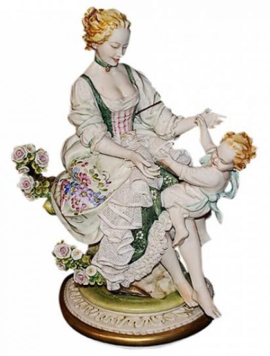 The statuette "Mother and child"