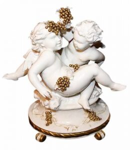 Statuette "Angels with grapes"