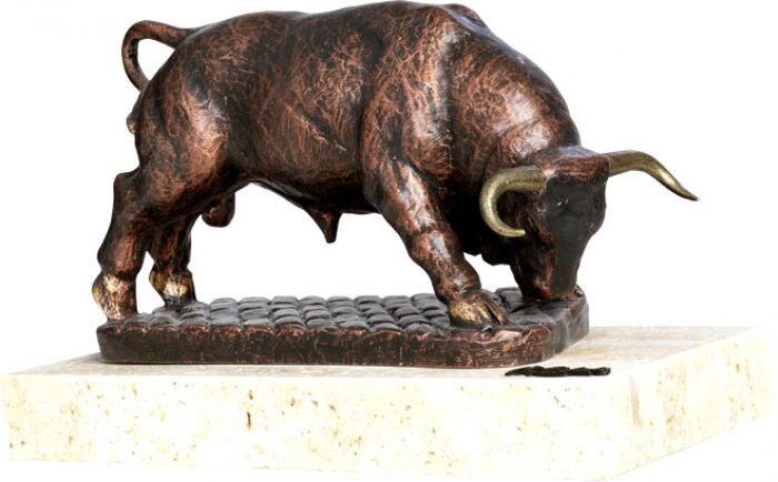 Скульптура "Американский бык" (American bull)