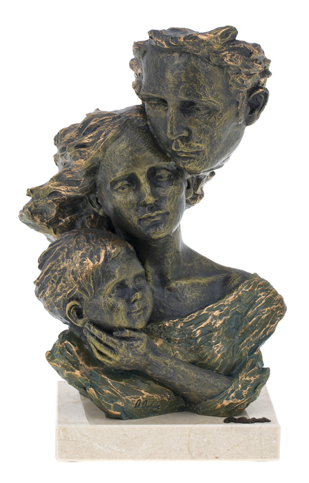 Скульптура "Семья" (Family)
