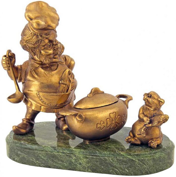 Скульптура бронзовая "Гном-повар"
