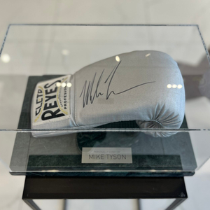 Боксерская перчатка с автографом Майка Тайсона, мрамор зеленый