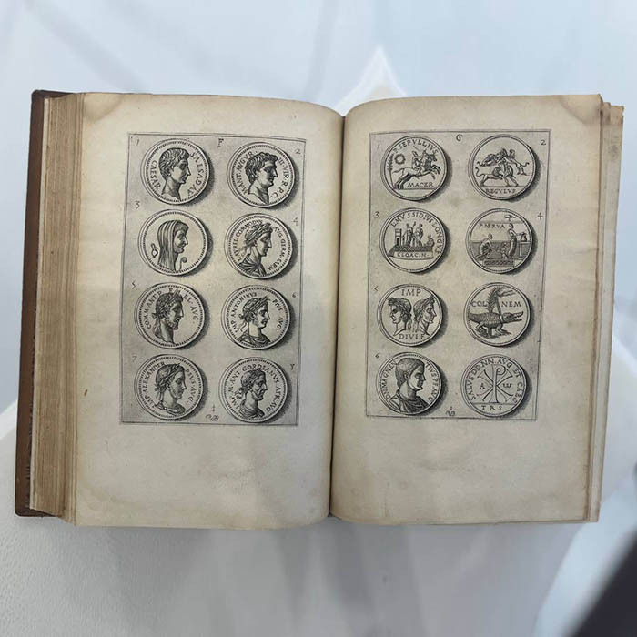 The book "Reflections on ancient medals and engravings, mostly Roman." Antoine Le Poix, Paris, 1579