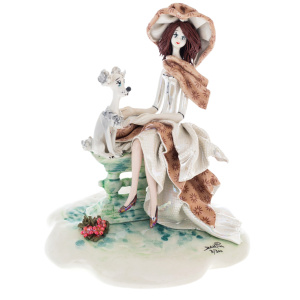 Статуэтка из фарфора "Дама с собачкой" коричневая