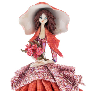 Скульптура из фарфора "Леди с цветами" красная