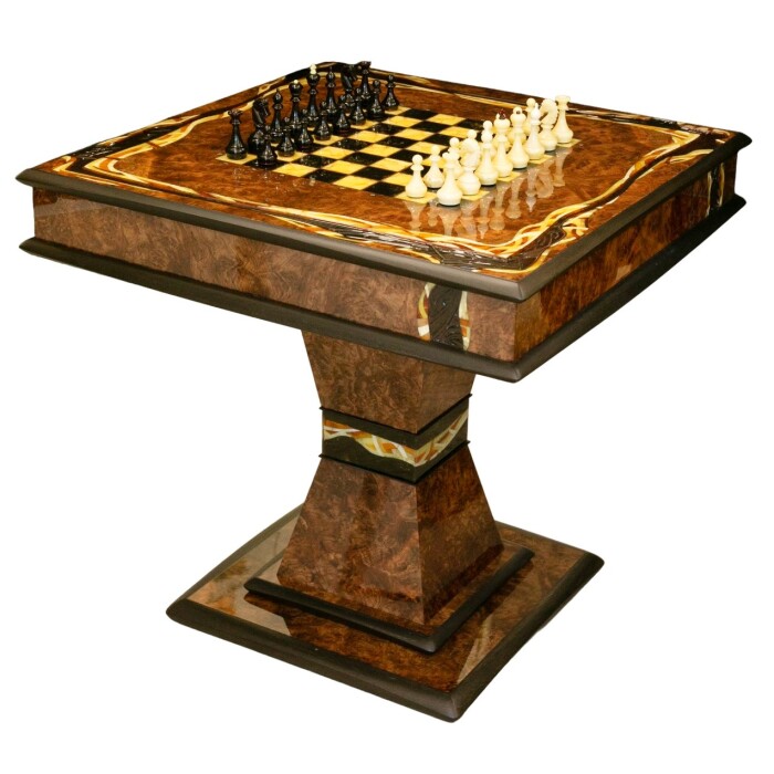 Шахматный стол из корня ореха и янтаря "Инфинити" светлый