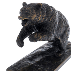 Авторская скульптура из бронзы "Медведь нападает"