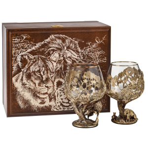 Set for cognac "Lion/Lioness" for 2 persons, in a wooden box