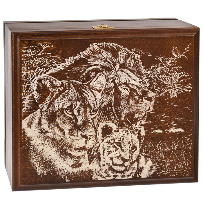 Set for cognac "Lion/Lioness" for 2 persons, in a wooden box