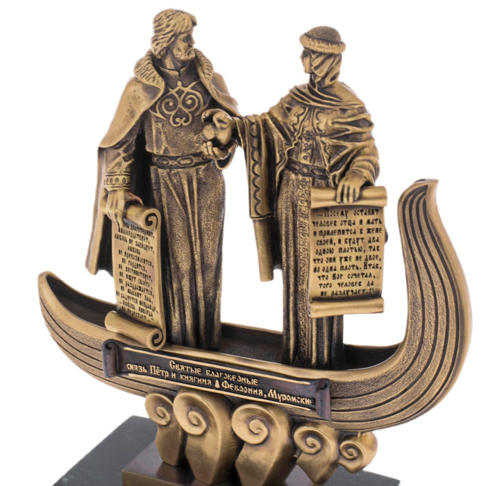 The statuette "Peter and Fevronia"