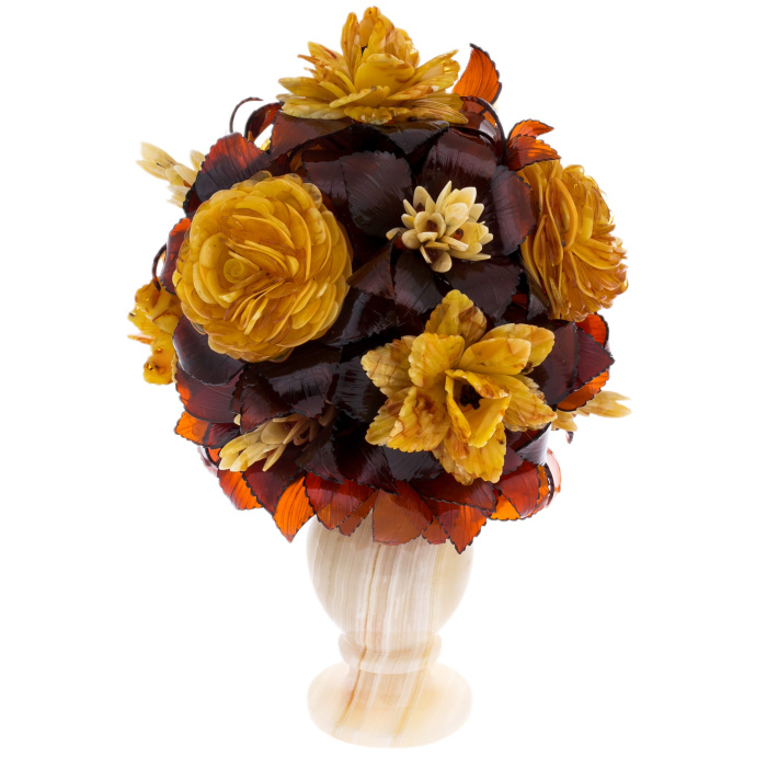 Onyx vase with amber roses