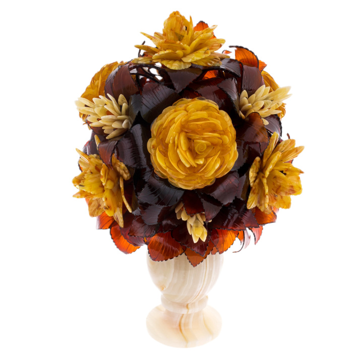 Onyx vase with amber roses