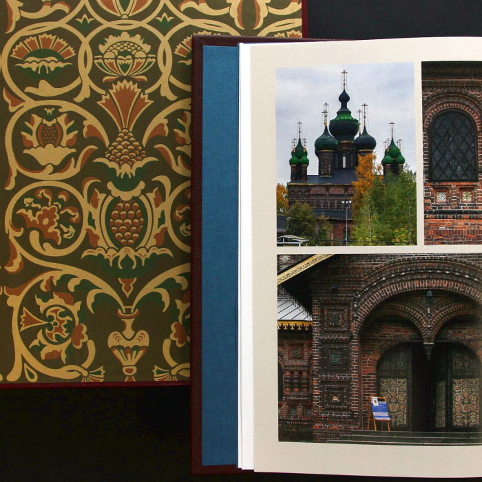 Книга в кожаном переплете "Церковь Иоанна Предтечи в Толчкове"