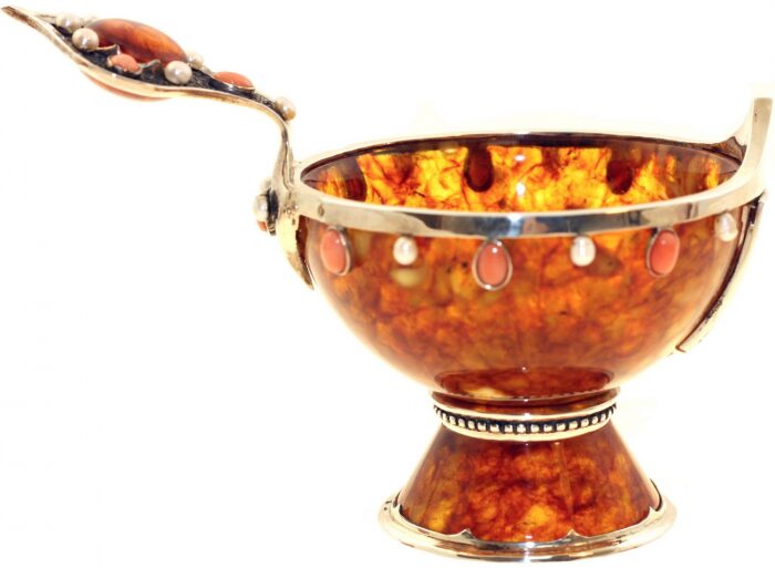 Amber bowl "Derzhavnaya"